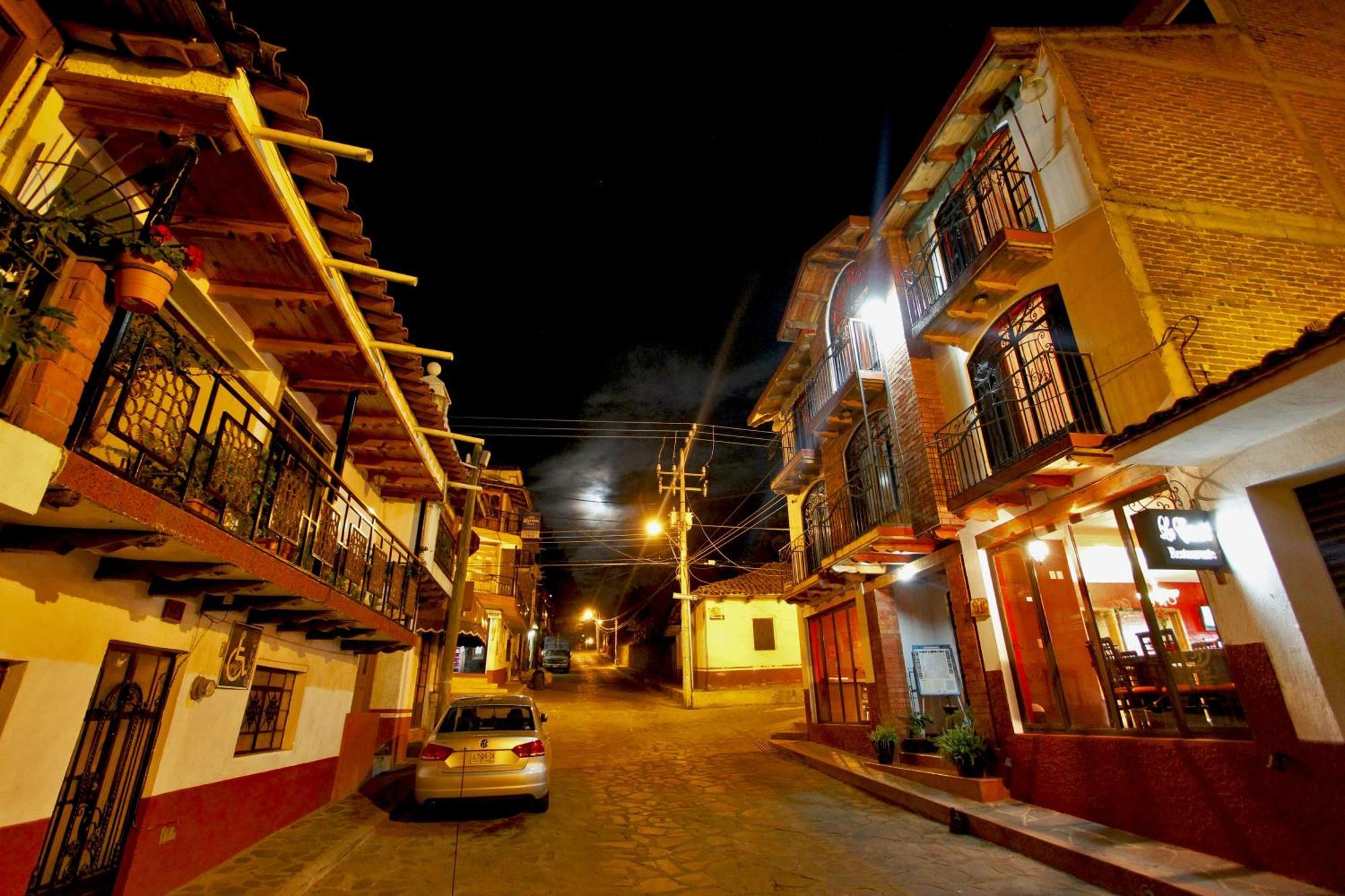 Hotel Real De La Sierra Mazamitla Exteriör bild